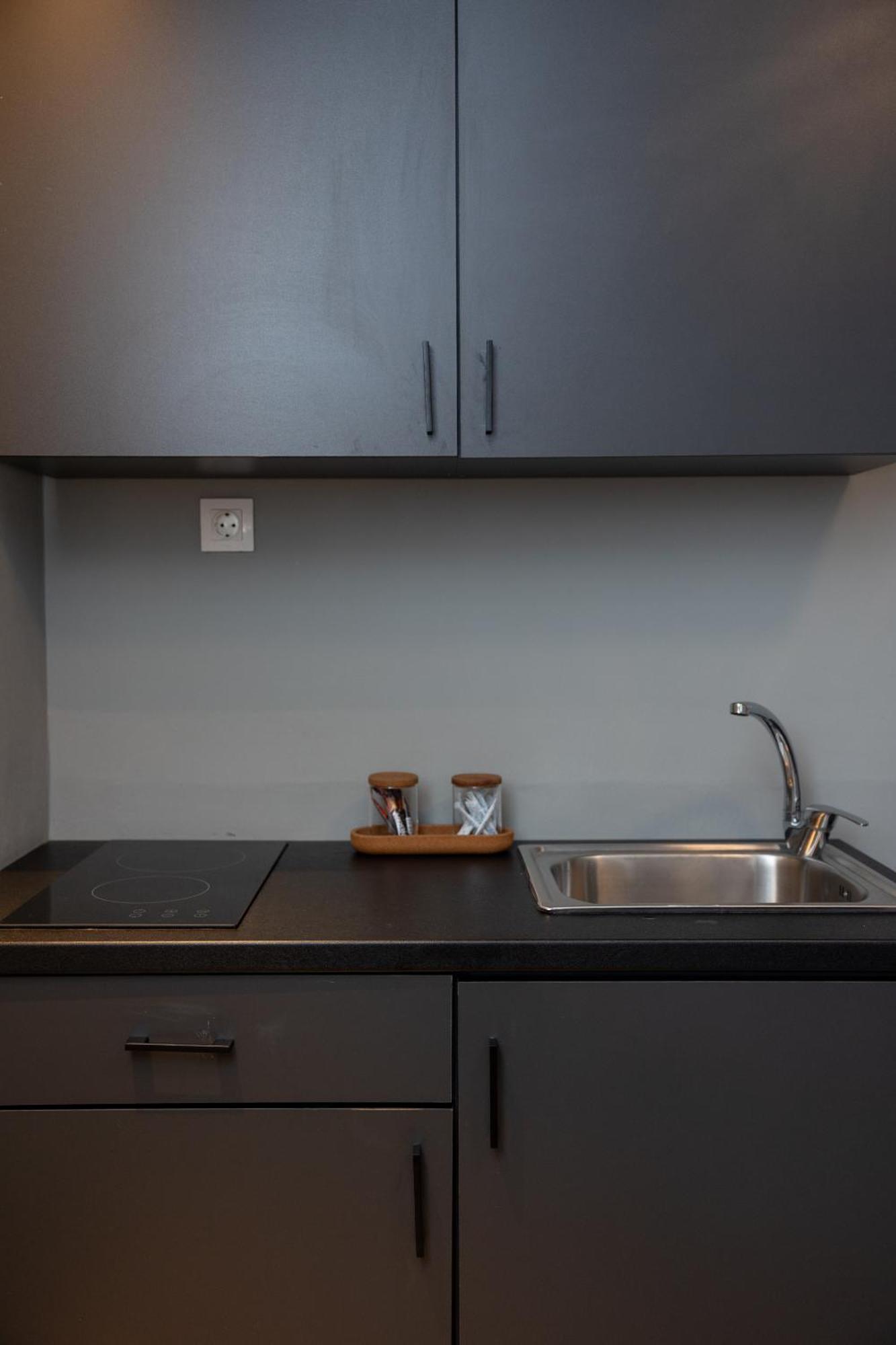 Tsimiski Double Suites #8 Thessaloníki Bilik gambar