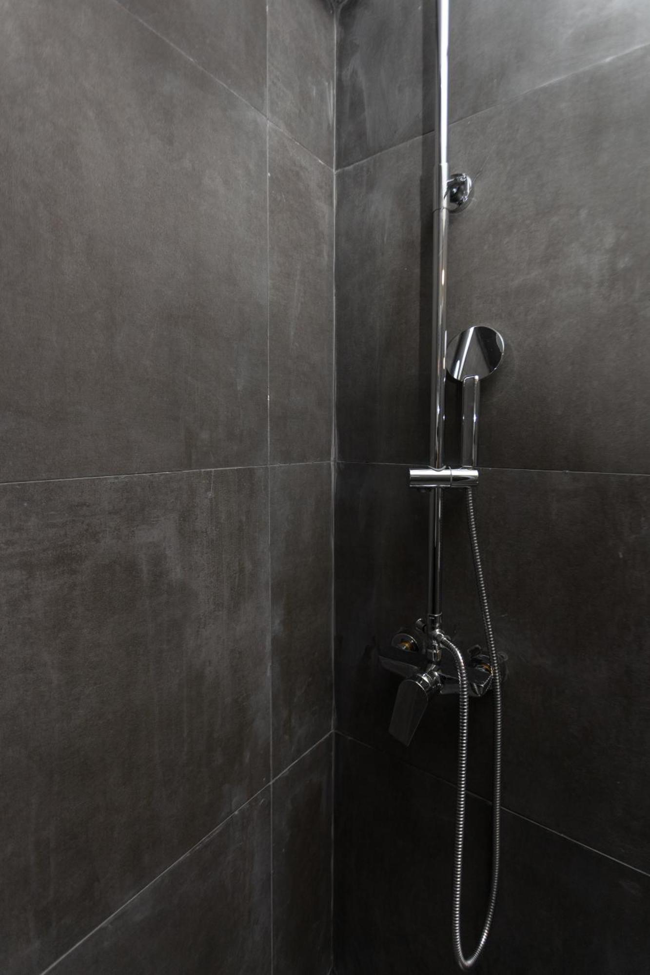 Tsimiski Double Suites #8 Thessaloníki Bilik gambar